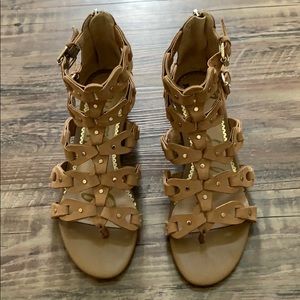 Sam Edelma beige gladiator sandals size 7M